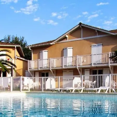 Petit Oasis Avec Piscine 아파트 앙글레